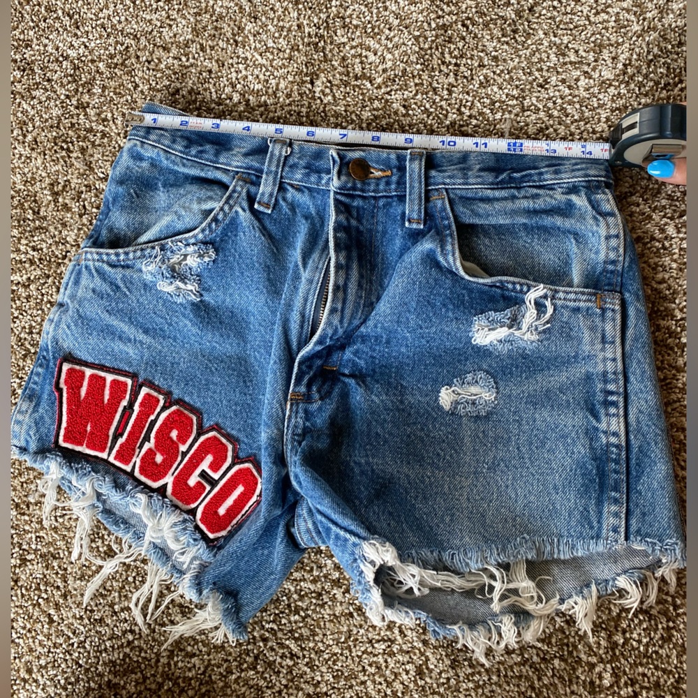 Wisconsin Badgers Custom Made Jean Shorts - Picture 4 of 6